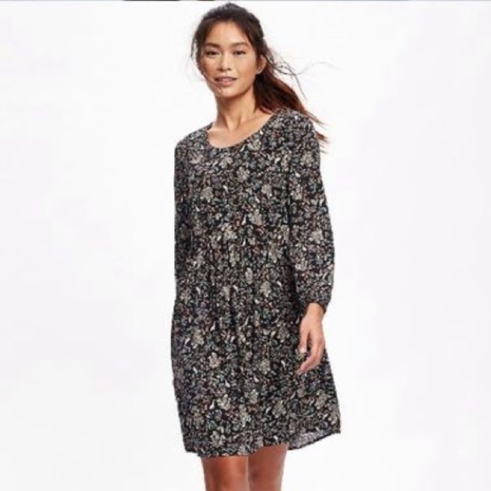 ✨ Old Navy Floral Bunny Rabbit Print Dress